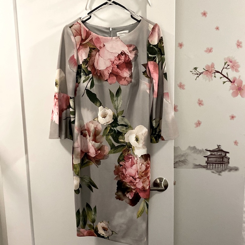 CK. Almost new.only washed.flower/special sleeves.very pretty,stylish,elegant!